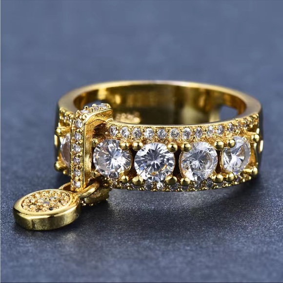 New Yellow Gold Plated Stylish And Creative Zircon With Disc Wedding Party Ring - Picture 7 of 8